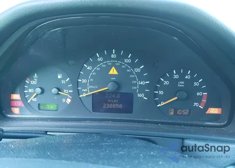 2000 Mercedes-Benz E 320 из США, поврежденный, VIN WDBJF65J9YB118943